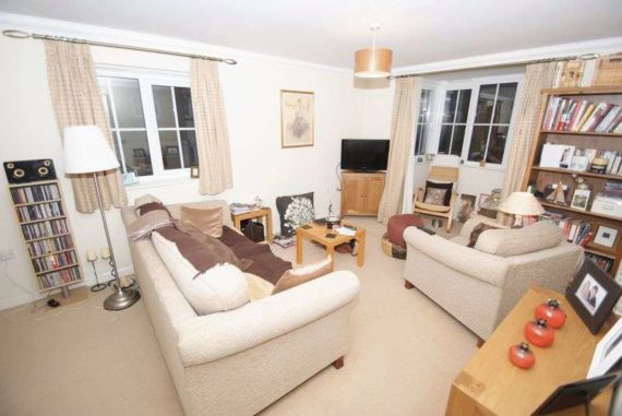 2 Bedroom Flat